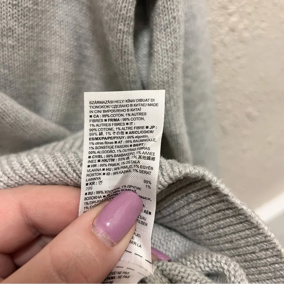 GAP Heart Intarsia Crewneck Pullover Sweater in Heather Grey Size Large - Picture 5 of 6